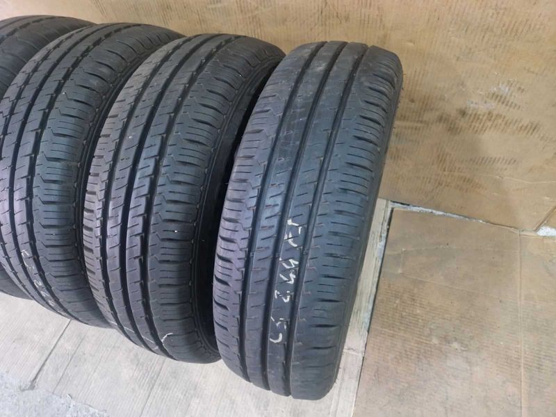 4 Hankook R15 C 205/70/ 
летни бусови гуми DOT2018