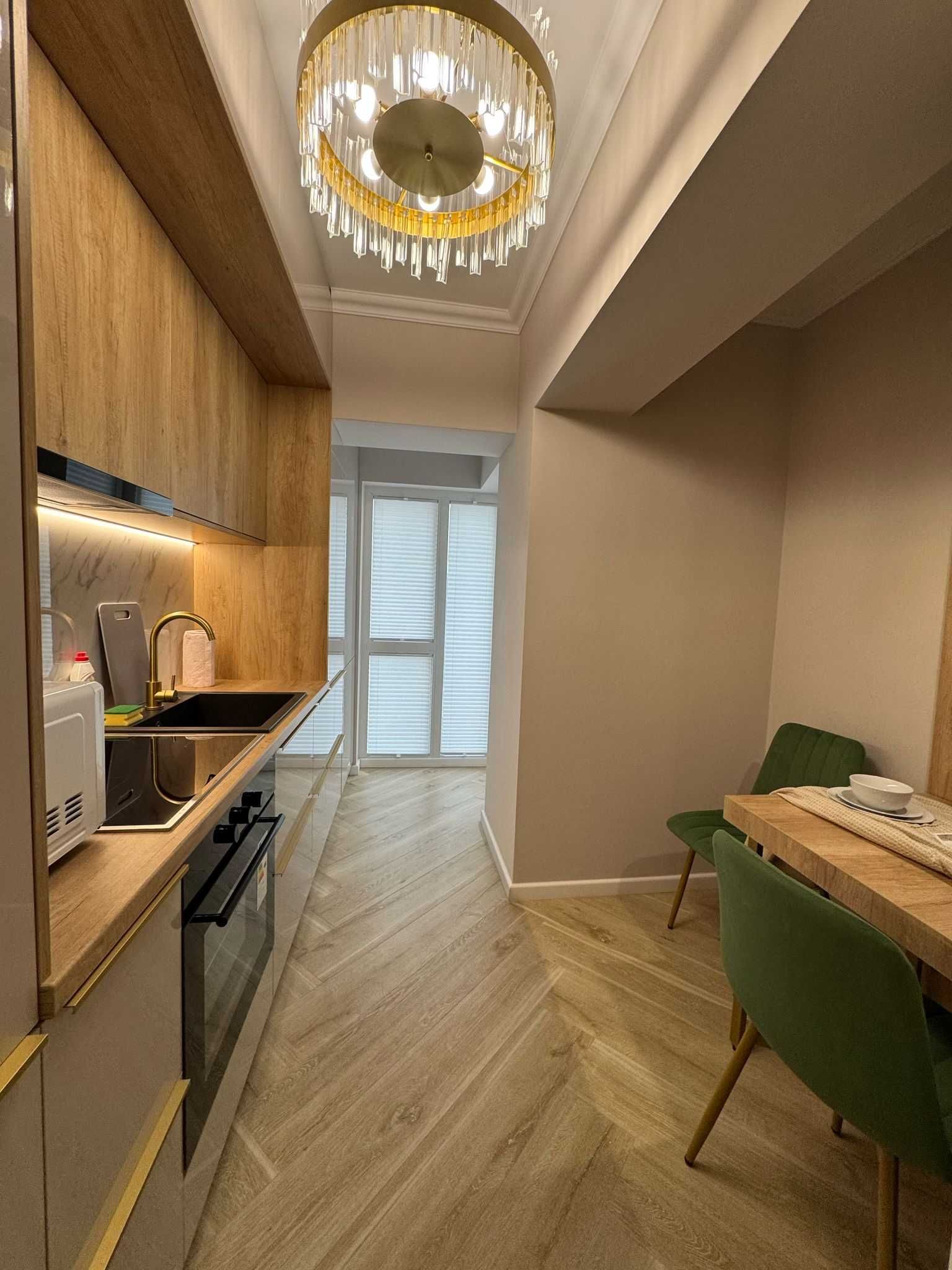 IS Glam Apartments - Cazare Regim Hotelier Ap 1-2-3 cam Parcare Palas