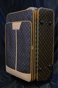 Louis Vuitton куфари