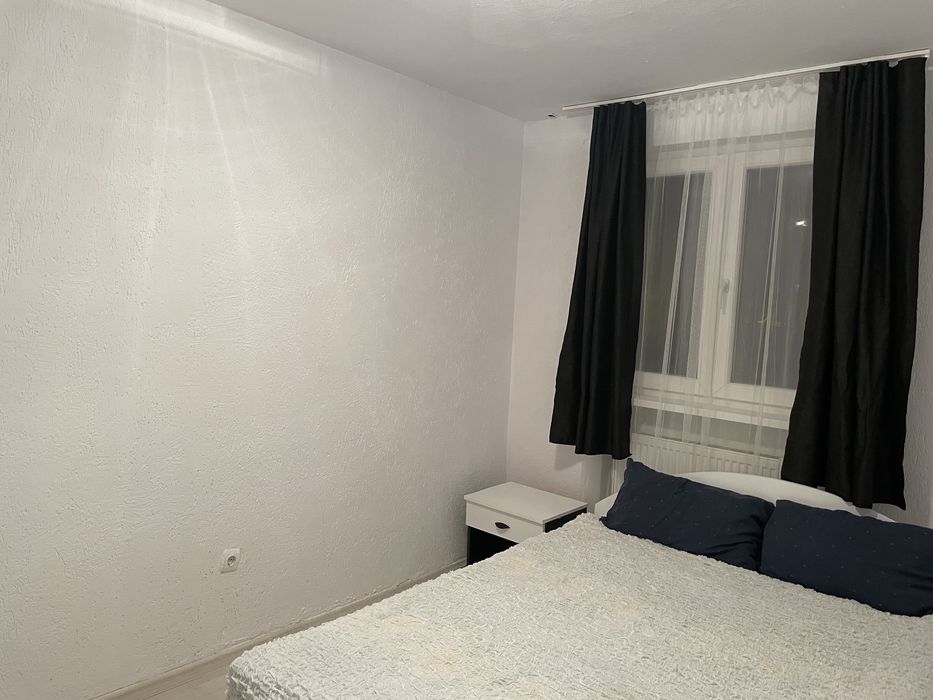 Vand Apartament 3 Camere Renovat ,  Utilat la cheie !!!