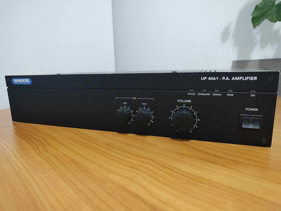 Stație audio Mackie Industrial UP 4061 – amplificator profesional
