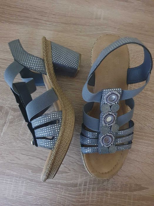 Vand sandale cu toc Rieker