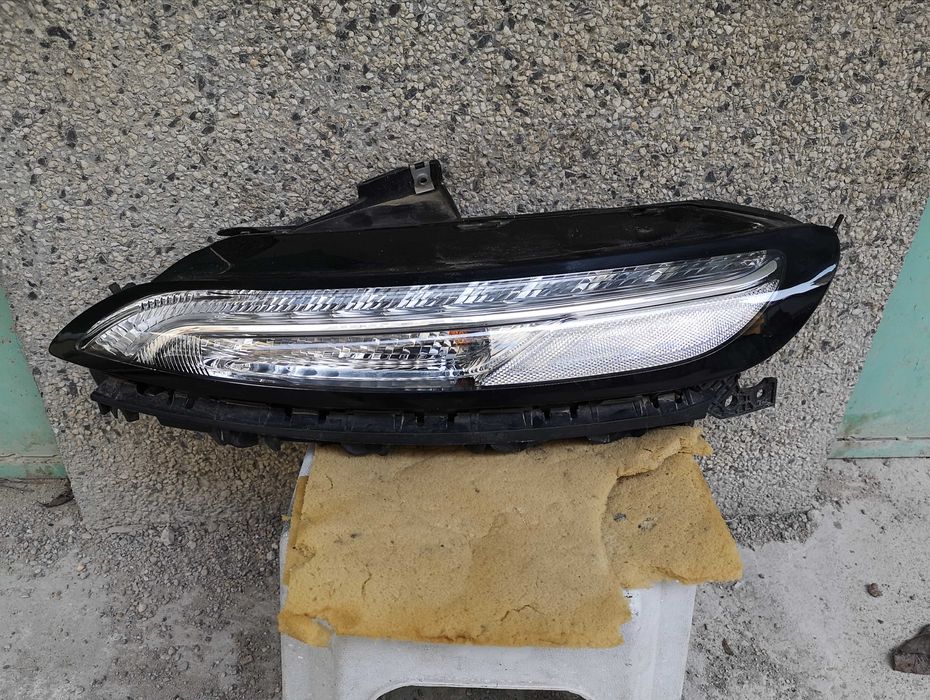 Оригинален фар Jeep Cherokee KL