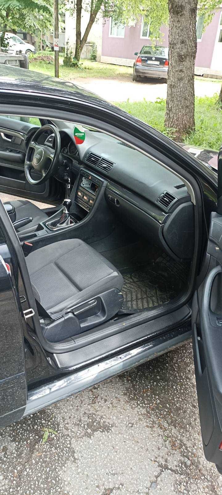 Продавам Audi A4 2001г.