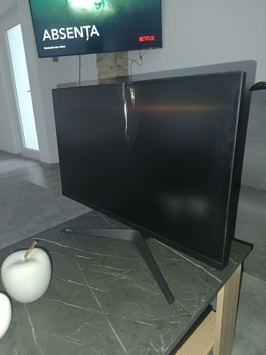 Monitor LG Ultragear 27'' 180 Hz Display Spart