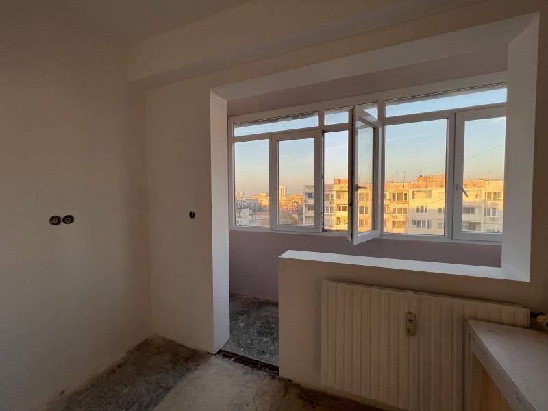 Продава се Тристаен апартамент в София, Борово - 90 кв.м за 1945 €/кв.м - Снимка #1