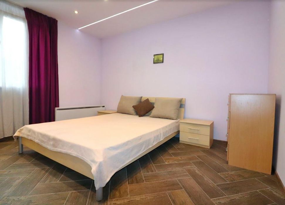 Дава се под наем Тристаен апартамент в Варна, Автогара - 90 кв.м за 700 € - Снимка #3