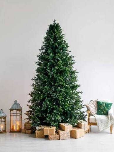 Искусственная ёлка красавица