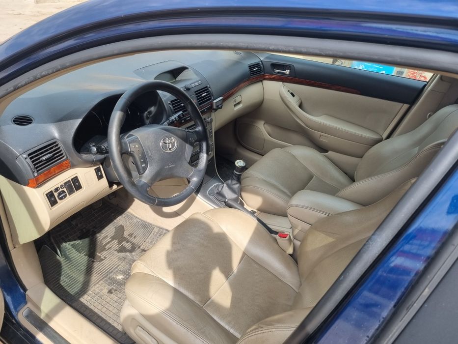 Dezmembrez Toyota Avensis T25 2.2 Dcat 177 cp