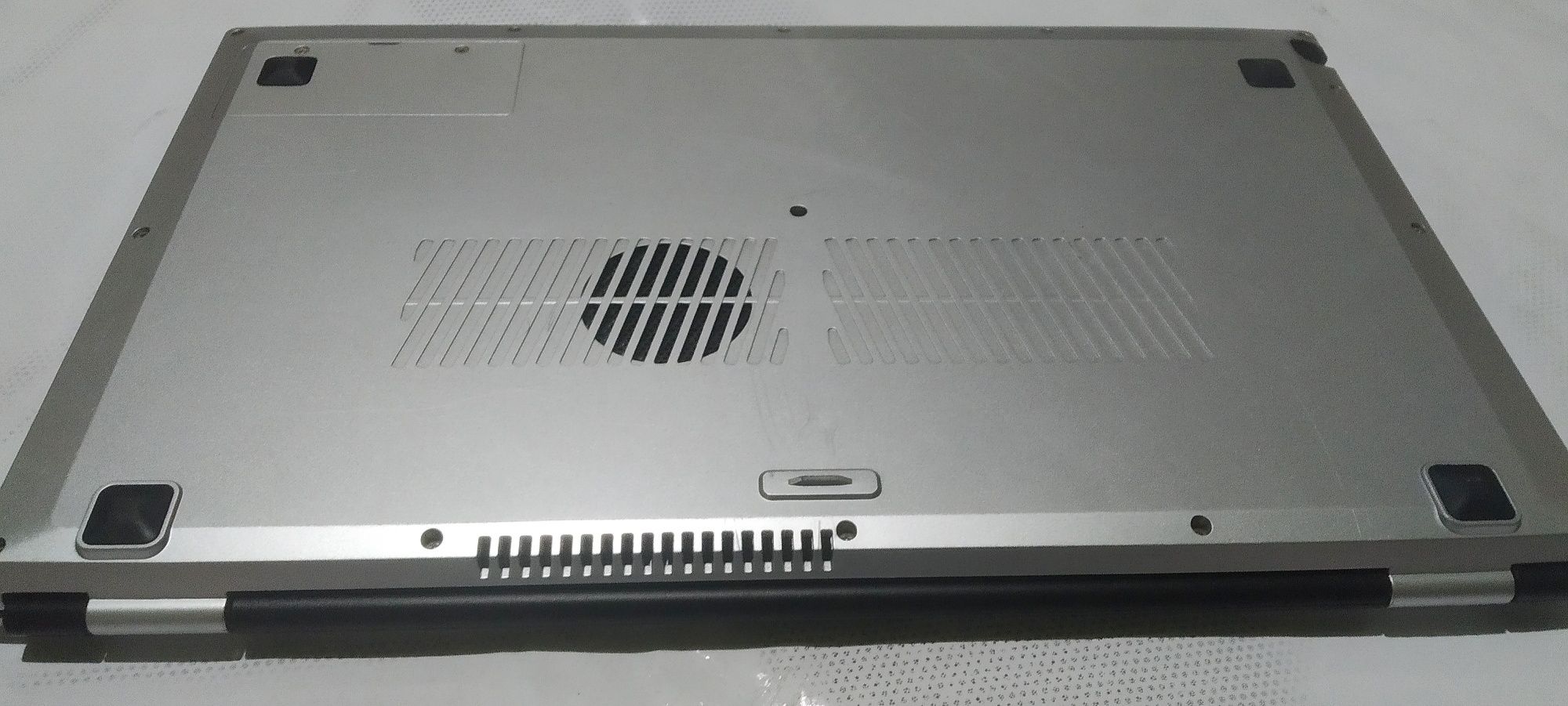 Noutbuk Lion A156D