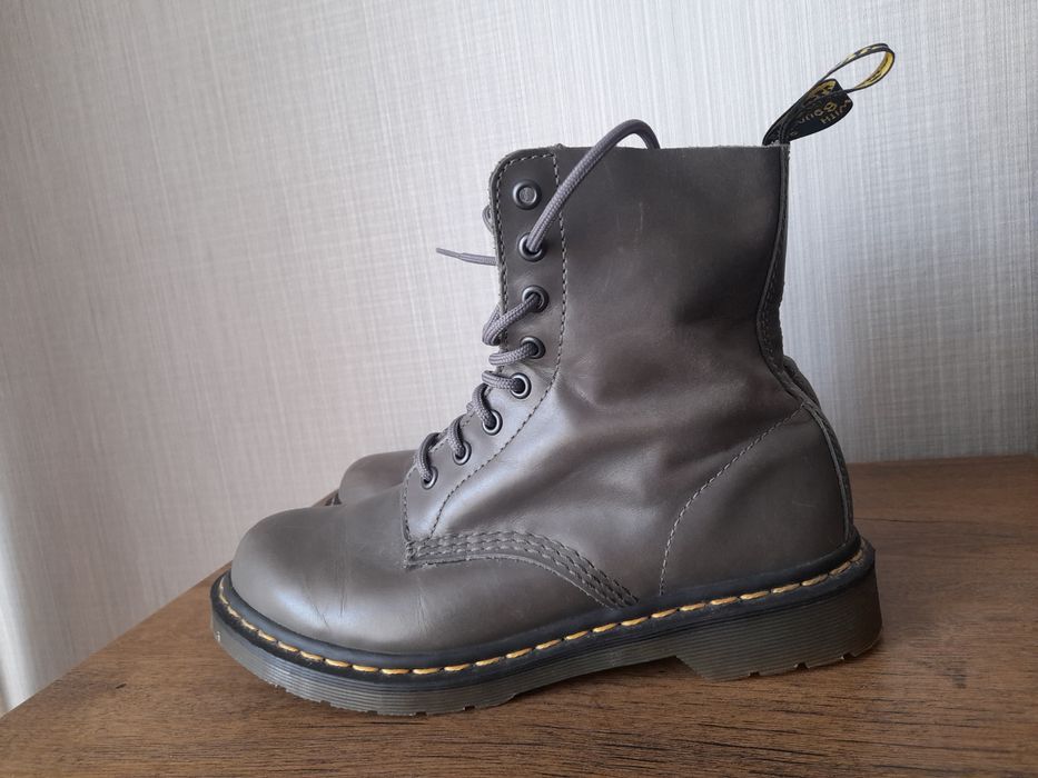 Dr martens дамски обувки 39 номер.