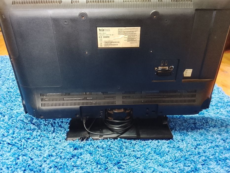 Televizor led cu telecimanda