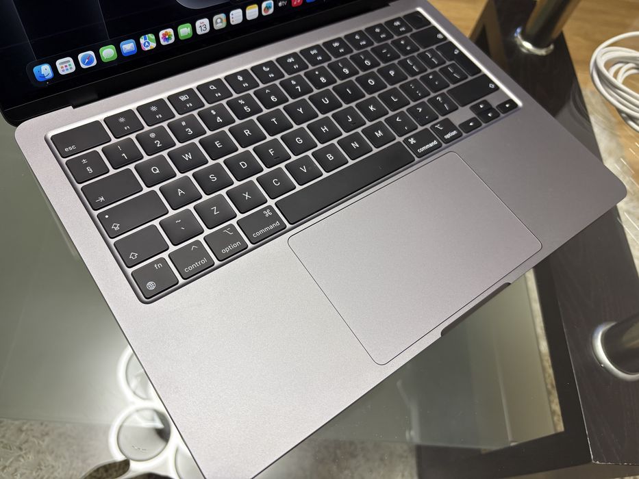 Macbook Air M2 2022 13.6” 512Gb 47 cicluri
