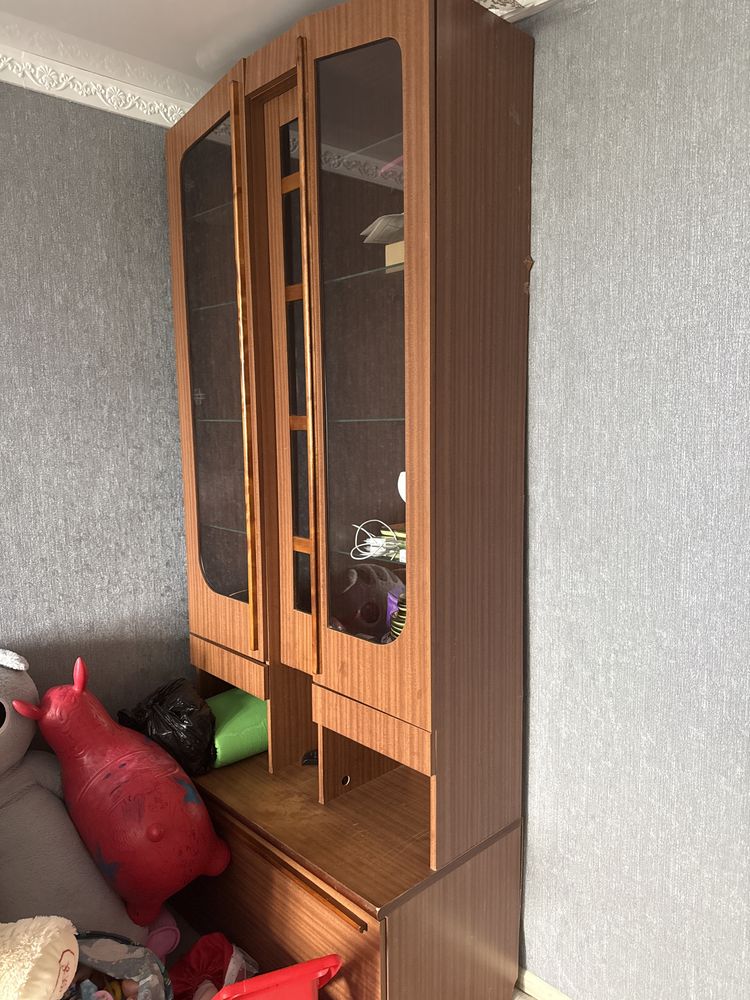 Бесплатно отдам шкаф