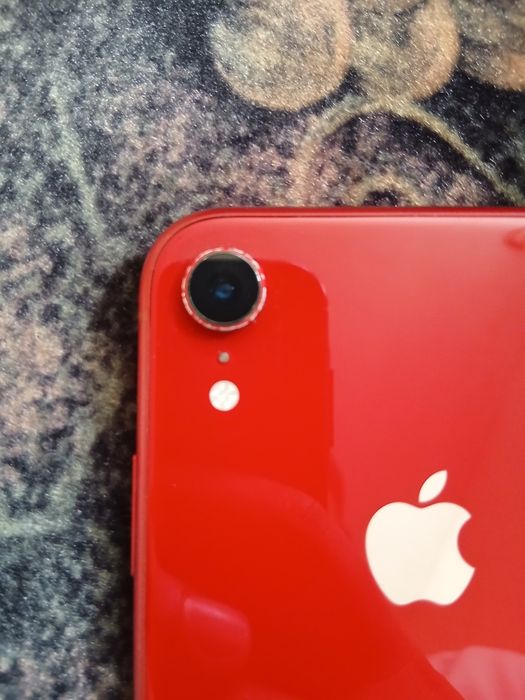 Продавам Iphone Xr