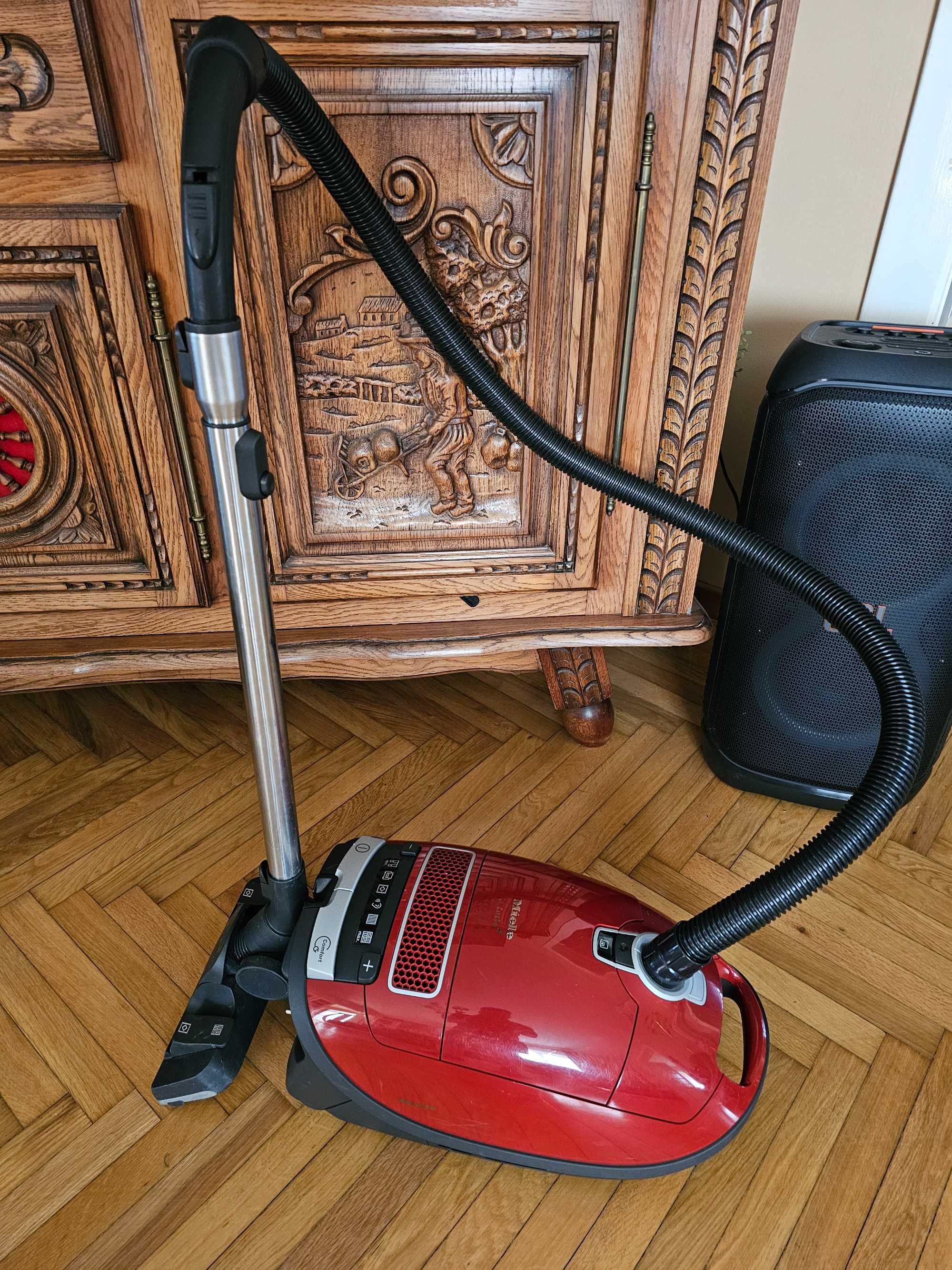 Aspiratoare fara sac Philips Dirt Devil Miele
