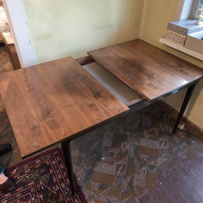 Деревянный обеденный стол до 5 сентября