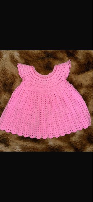 Детское вязаное платье (ручной работы)