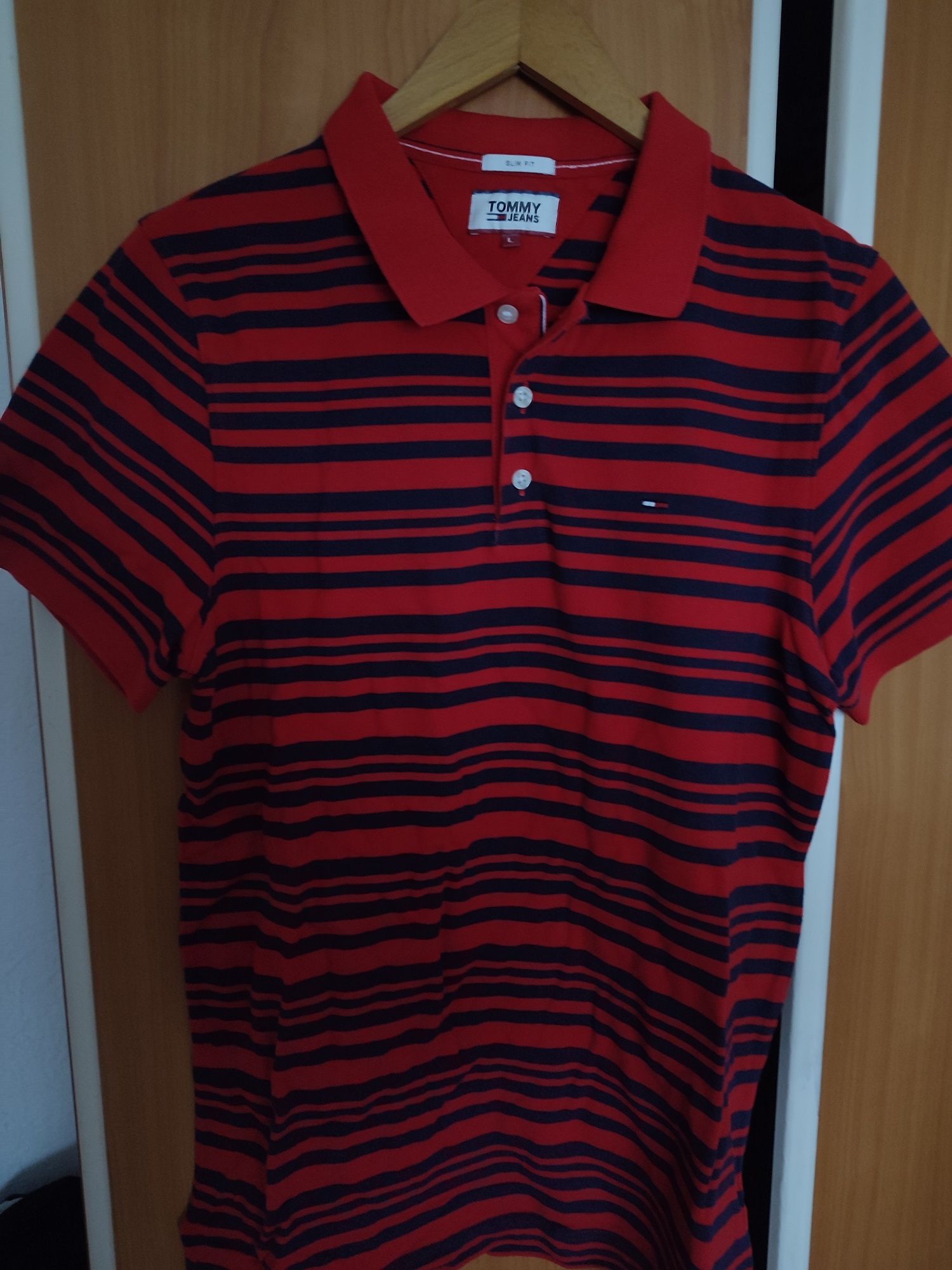 Tricou Tommy in stare foarte buna