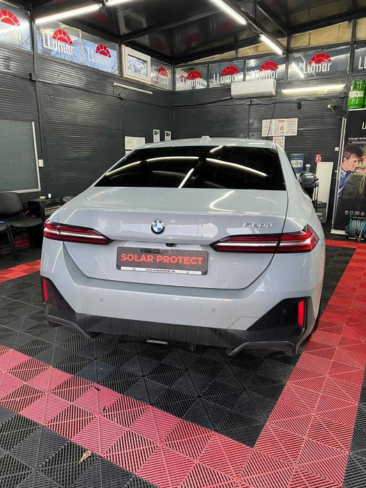 Folie auto Llumar + garanție – montaj profesionist București sector 4