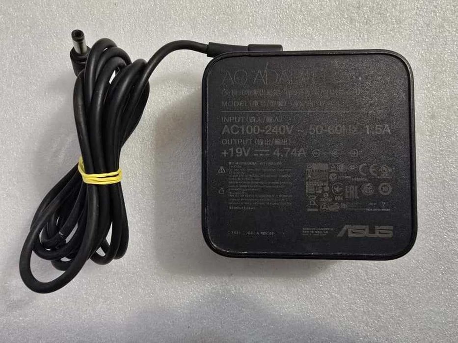 Incarcator laptop Asus 19V 4.74A 90W mufa: 5.5mm x 2.5mm ADP-90YD B