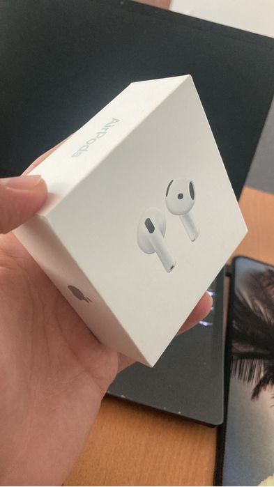 Продам Новые AirPods 4