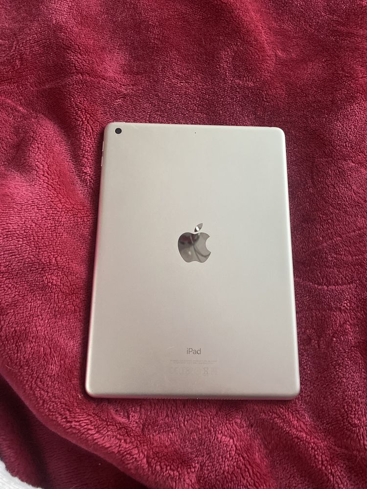 Ipad generatia 5 9.7 inch