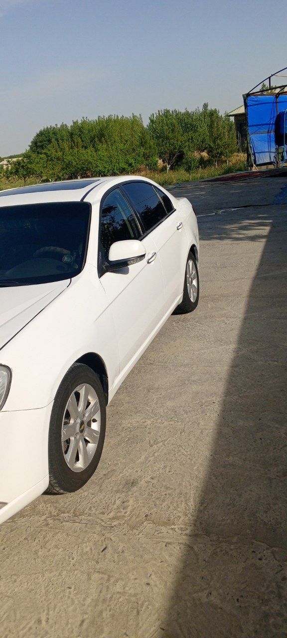 Chevrolet Epica sotiladi