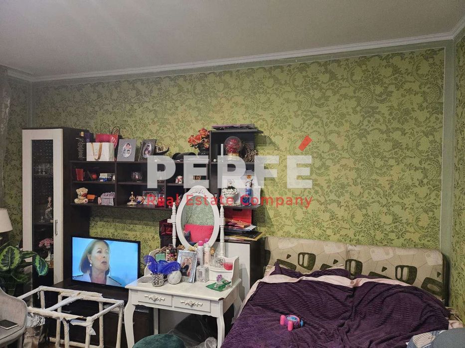 Продава се Четиристаен апартамент в Бургас, Център - 95 кв.м за 2053 €/кв.м - Снимка #3