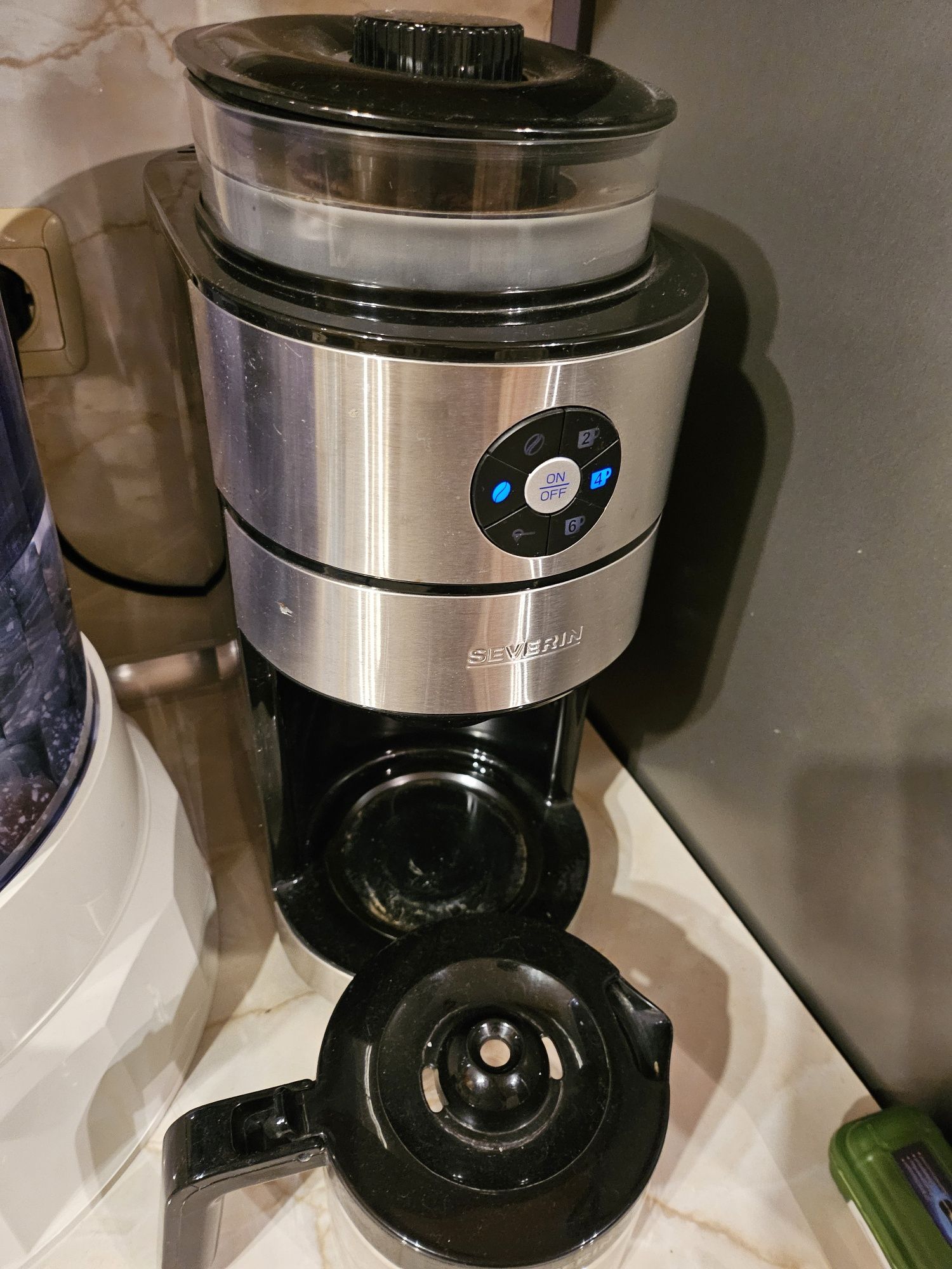 Кафемашина за шварц кафе Severin, с вградена кафемелачка