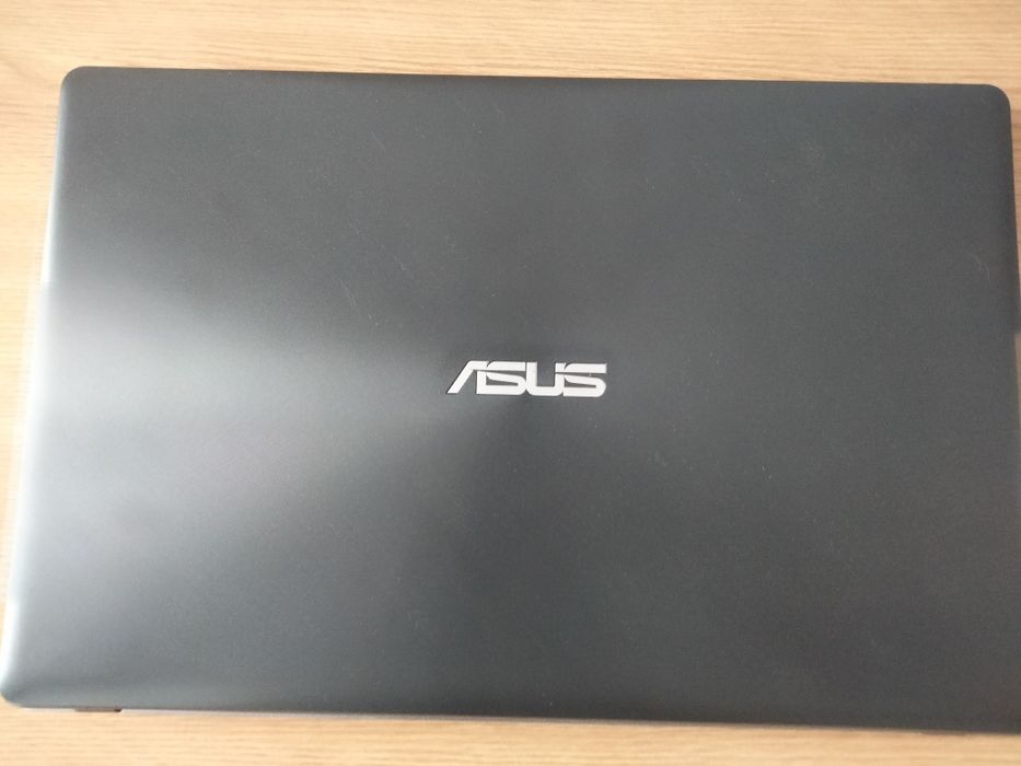 i7 Asus A550L in foarte bune conditii