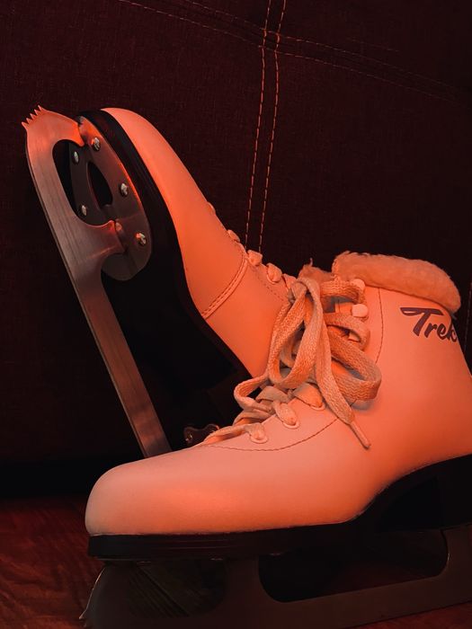 Коньки для фигурного катания - Trek. Женское, 38 размер.