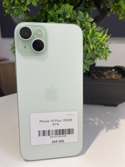 iPhone 15 plus на идеольном состаянии