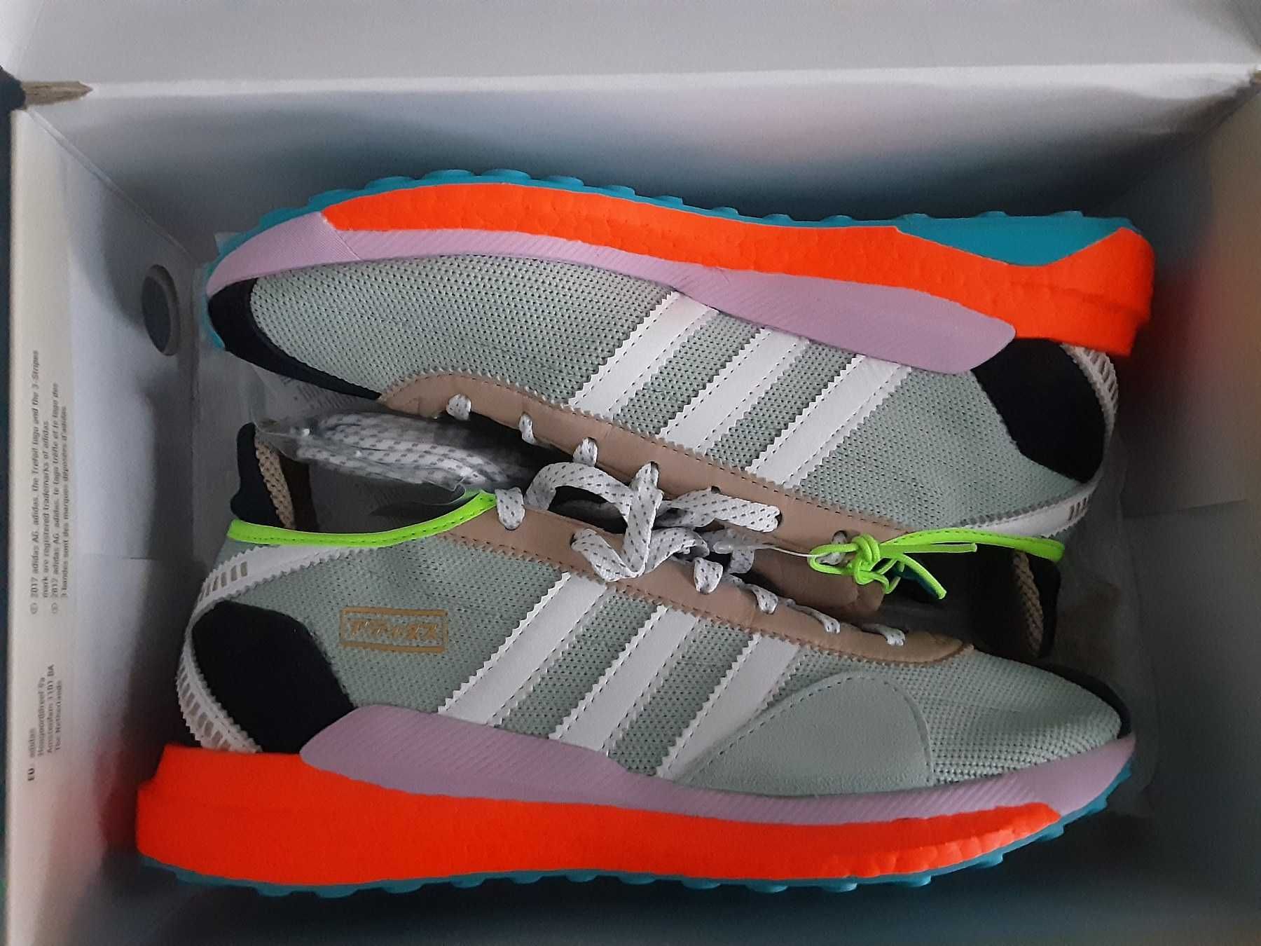 Adidas Pharell Williams EU 42