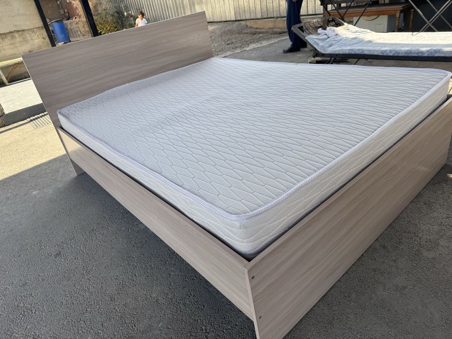 Продам кровать !в хорошем состоянии