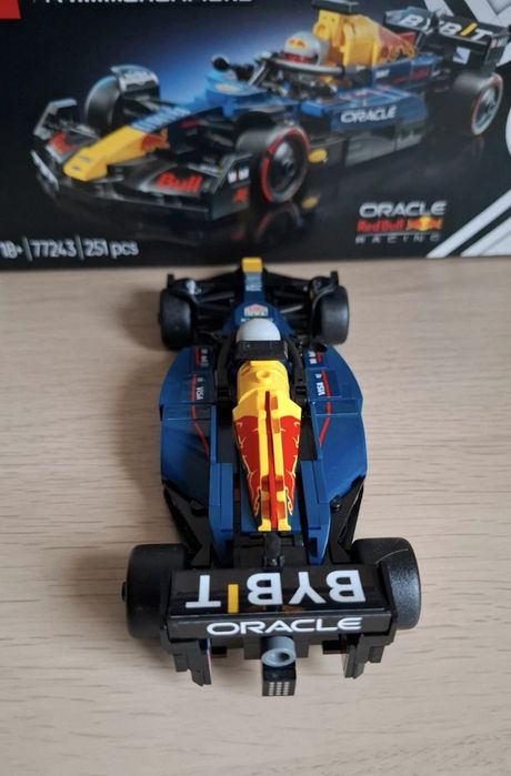 LEGO Speed Champions 77243: F1 Oracle Red Bull Racing RB20