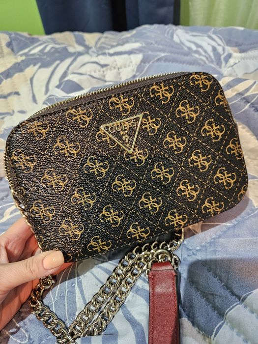 Дамска чанта Guess