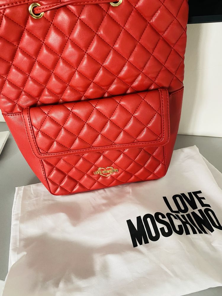 Ghiozdan Love Moschino