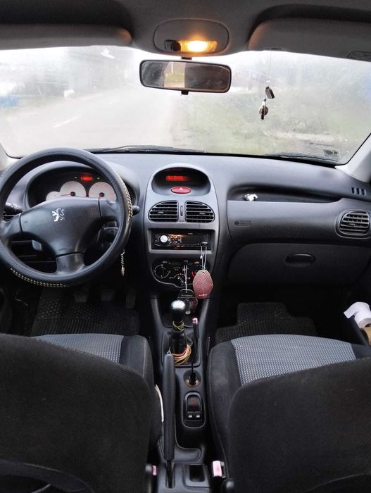 Se vinde mașina în stare bună