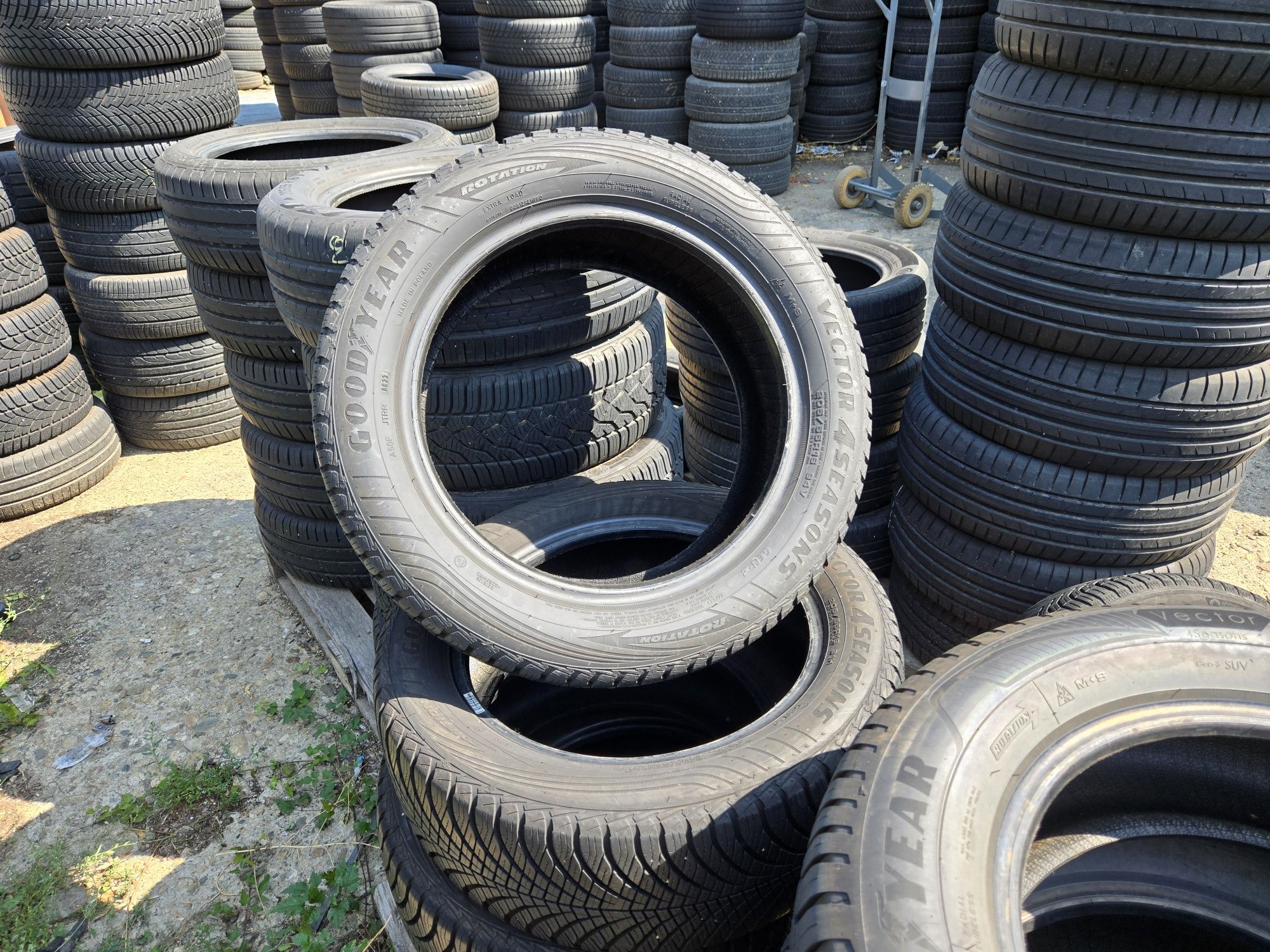4бр. 205 55 16 Goodyear всесезонни.
