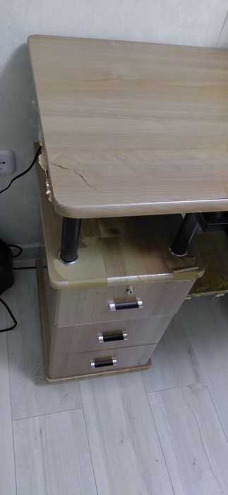 Компьютерный стол