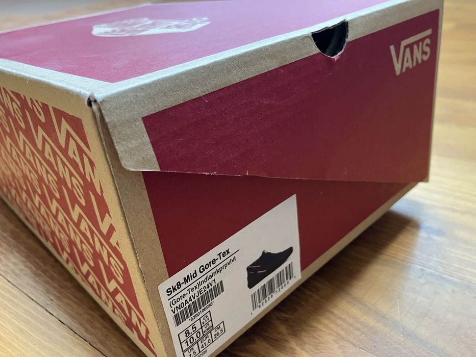 Adidasi Vans.