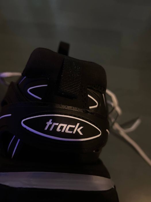 Balenciaga track cu leduri black white 2021 negri si albi confortabili