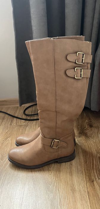 Нови високи кафеви кожени ботуши, номер 39