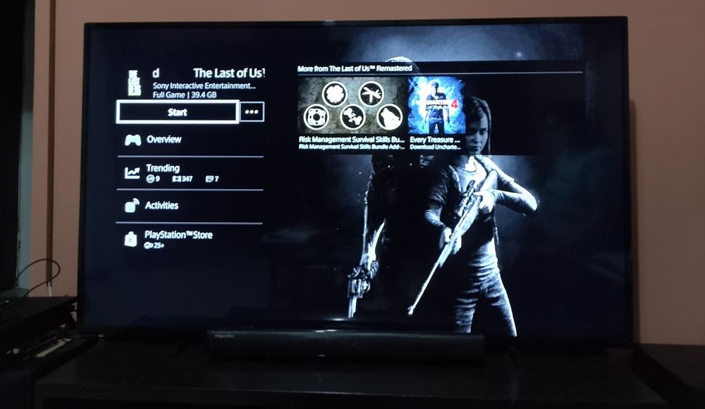 Playstation 4 + 20 jocuri, 1TB, 4K