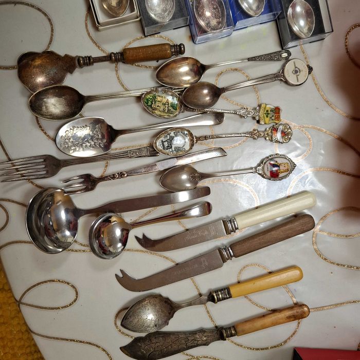 Сребарни посребрени прибори нов внос