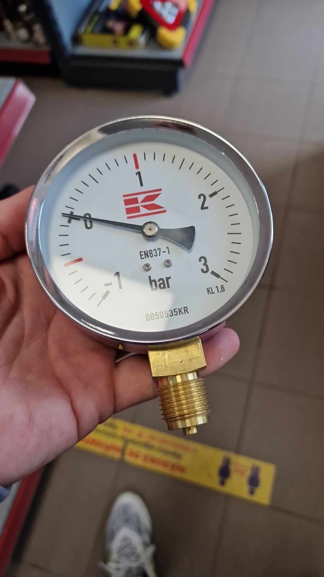 Manometru presiune vidanja 100 mm full metalic preț 195 lei tva inclus