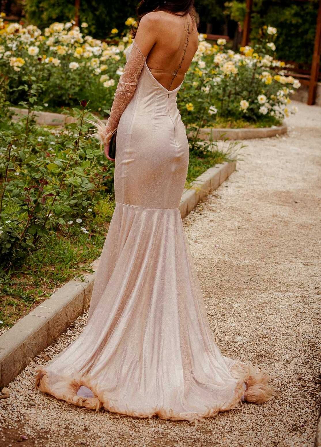 Красива бална рокля