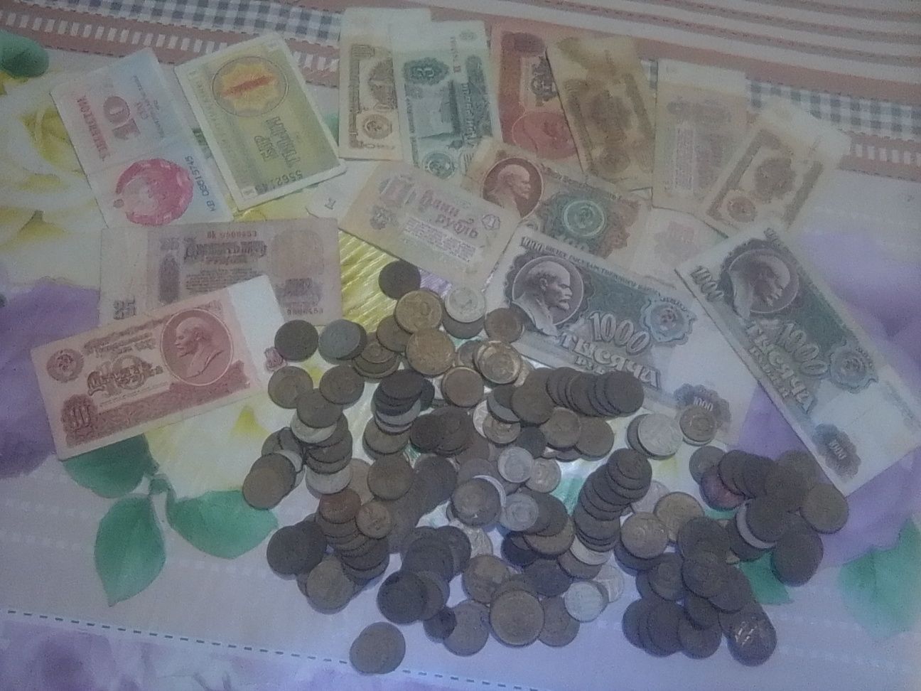 Продам рубли, монеты эпохи СССР.. Также монеты тенге