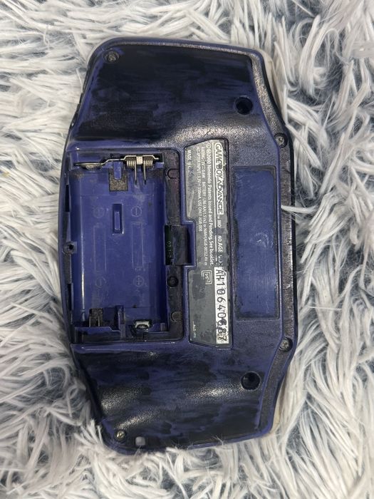 Продавам Game Boy Advance (оригинален)